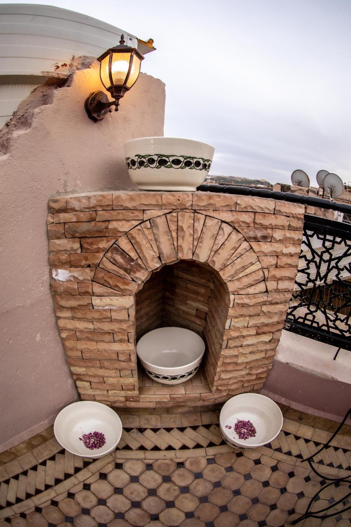 Отель Dar Alhaja Rahma Фес Экстерьер фото