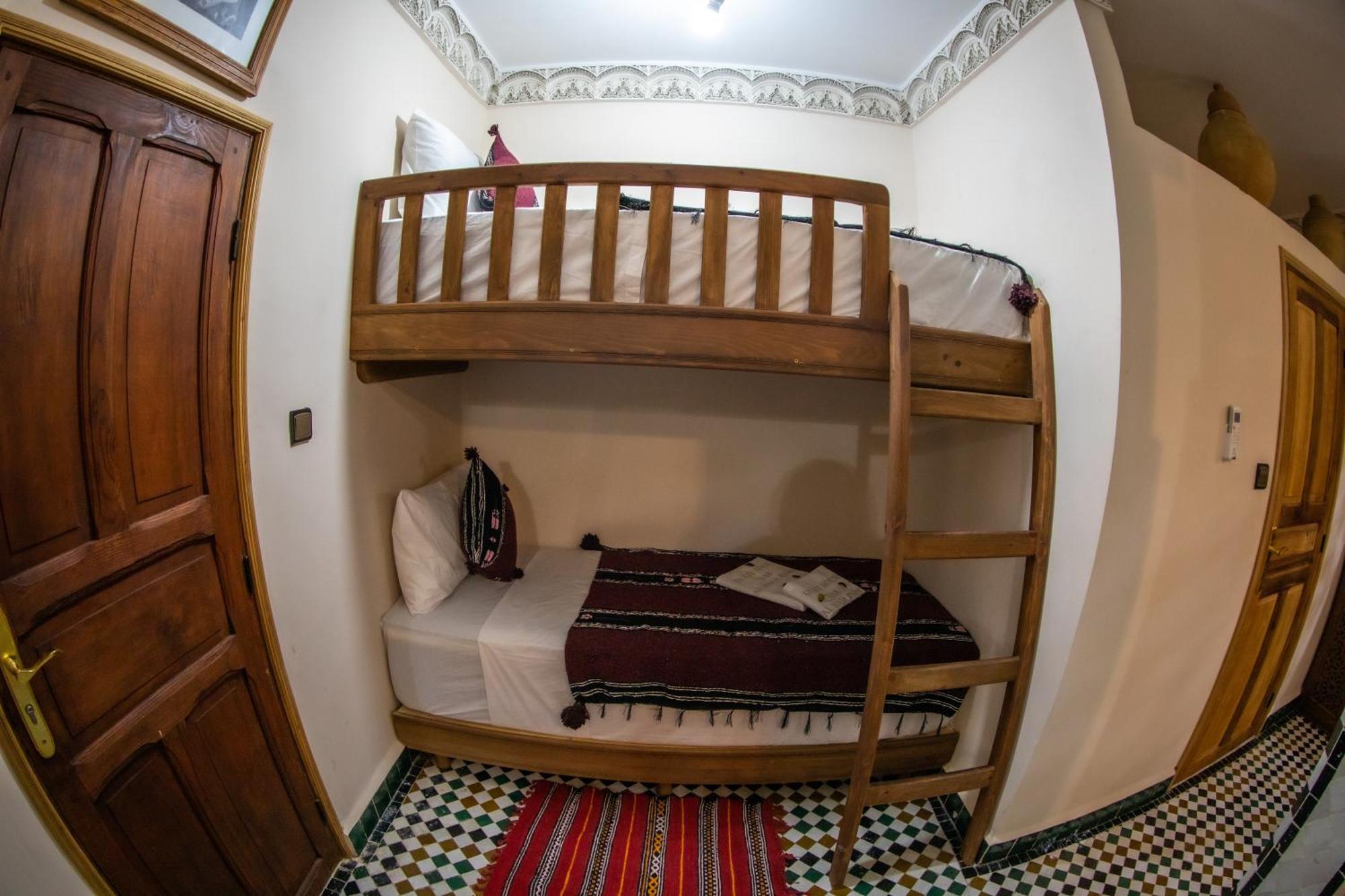 Отель Dar Alhaja Rahma Фес Экстерьер фото