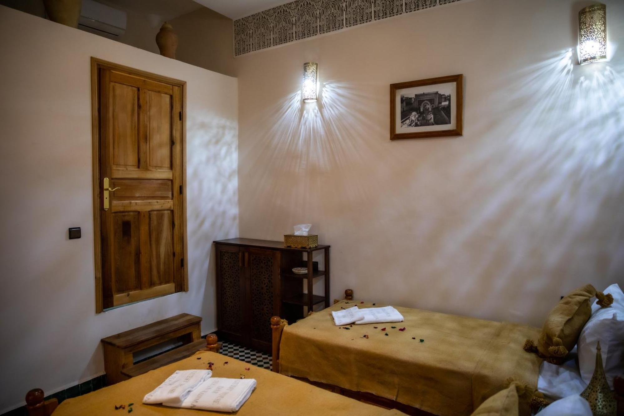 Отель Dar Alhaja Rahma Фес Экстерьер фото